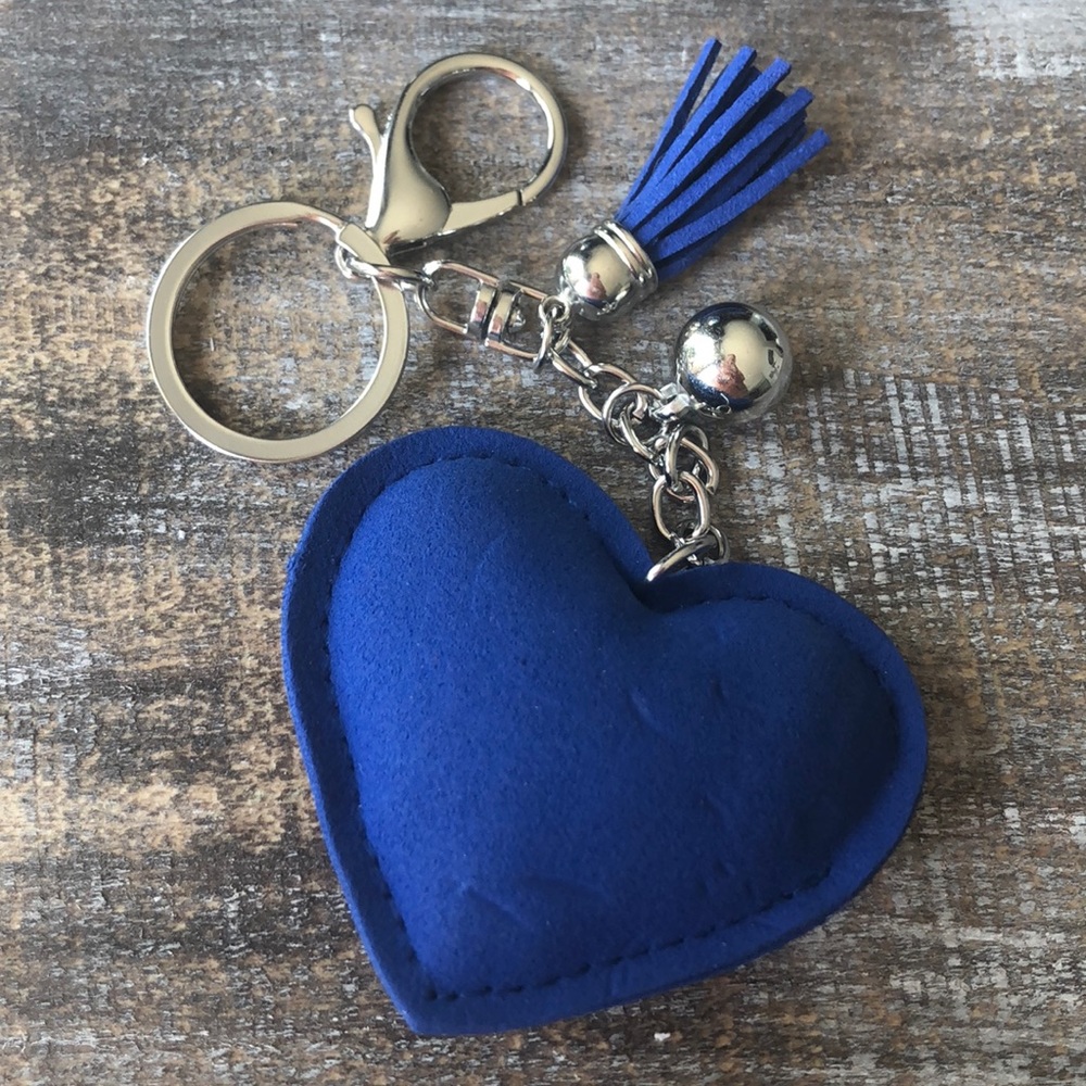 American Flag 🇺🇸 Rhinestone Heart Keychain 💙 - Picture 6 of 7